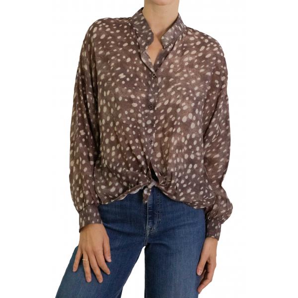Camicia con collo alla coreana con pois 